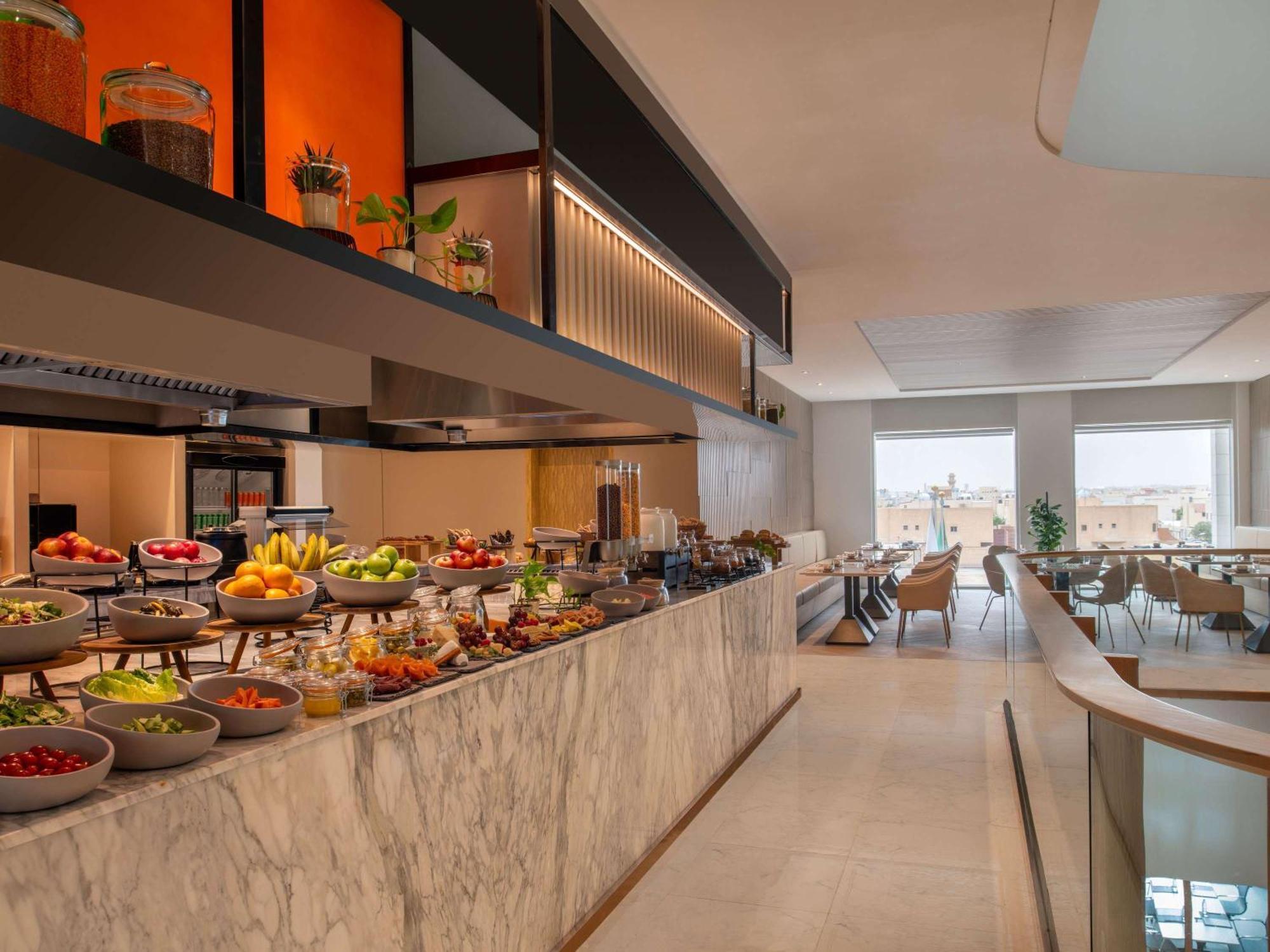 Novotel Riyadh Sahafa Exterior foto
